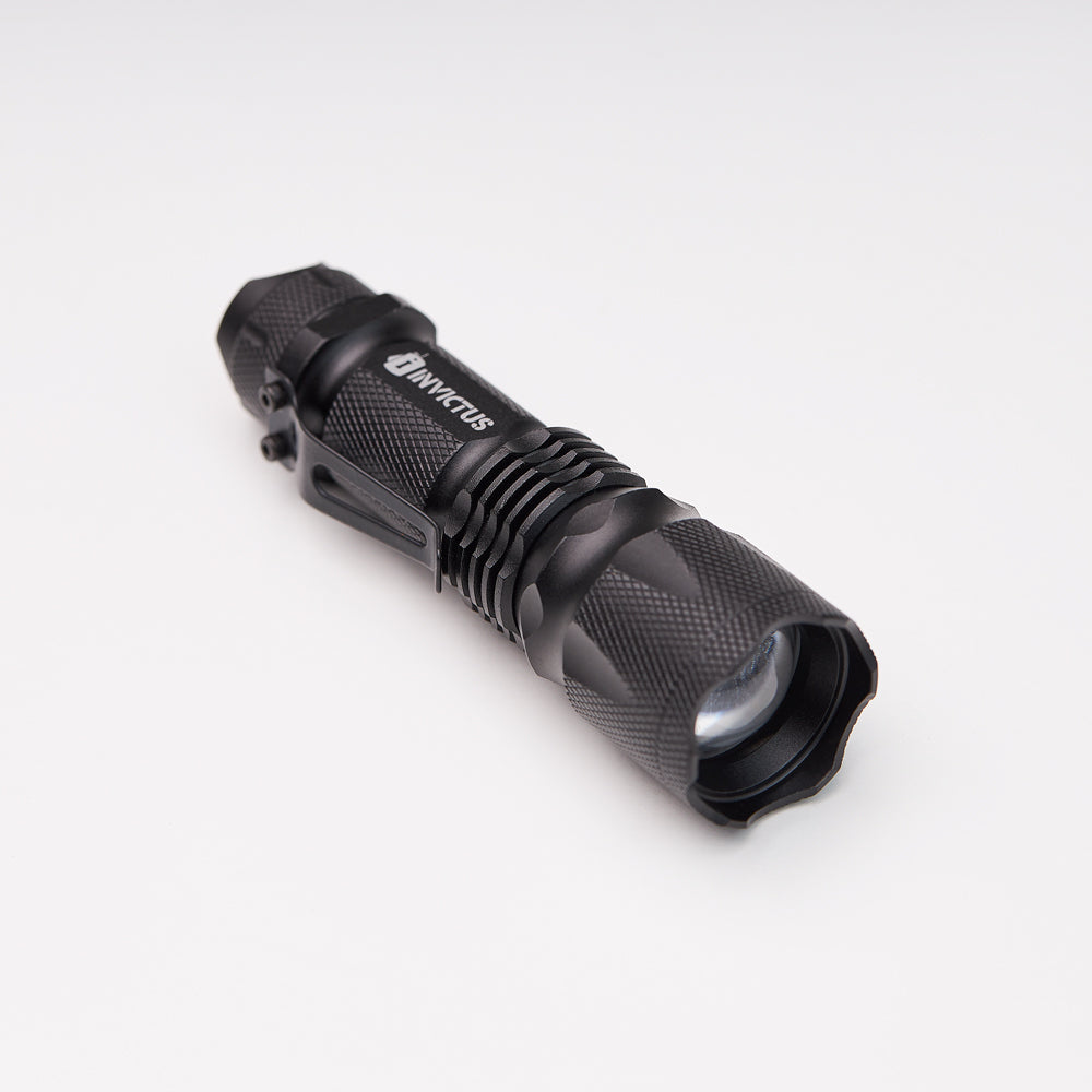 LANTERNA BOLT 100LM C/ BATERIA - INVICTUS